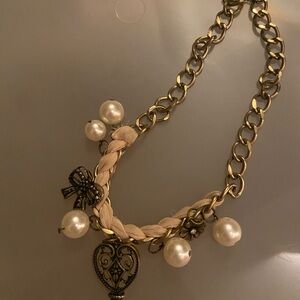 Elegant Gold and Cream Necklace with Pearls